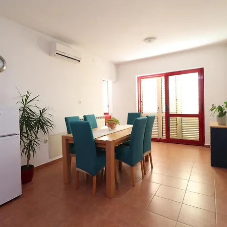 Apartman C.s. With The Pool *