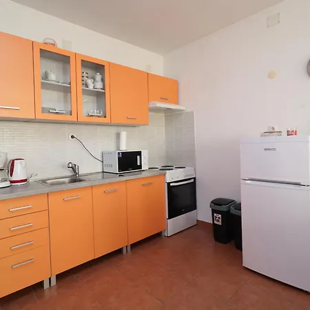 Apartman C.s. With The Pool Abbázia