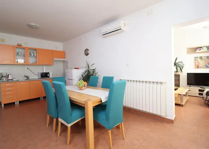 Apartman C.s. With The Pool *