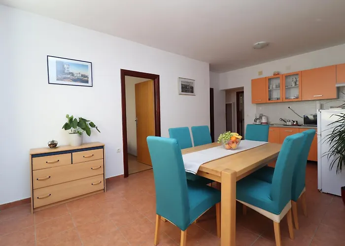 C.s. With The Pool Apartamento Opatija