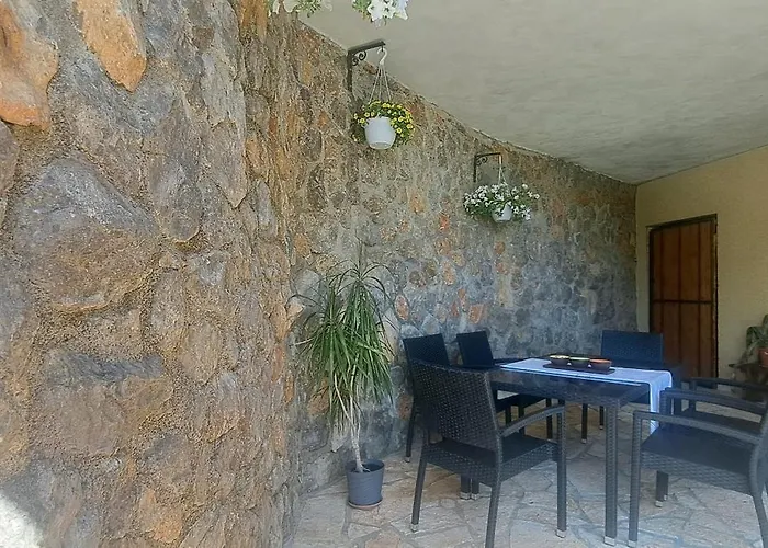 C.s. With The Pool Οπατία